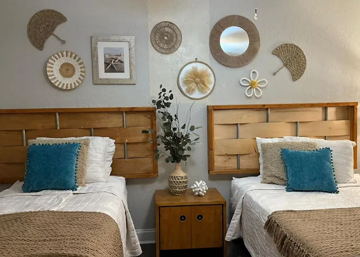 Twin Palms Motel