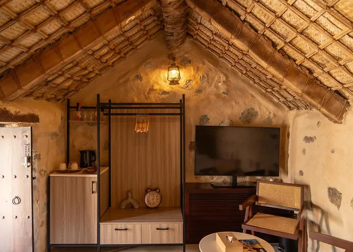 Hatta Village Lodges - Ophiolite