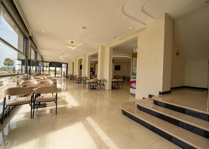 Rafiny Hotel