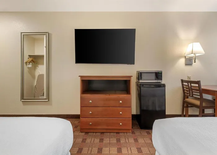 Surestay Hotel By Best Western East Brunswick