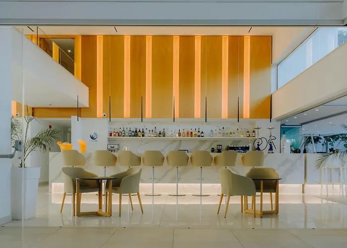 Seasons Hotel (Adults Only)