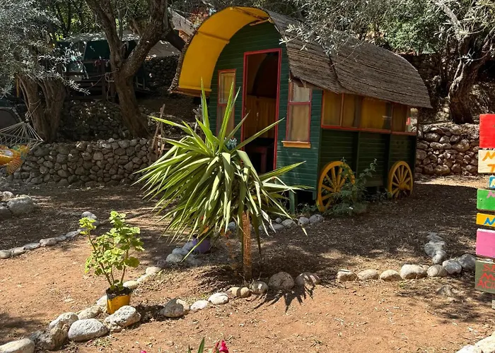 Lilith Pan Bungalows