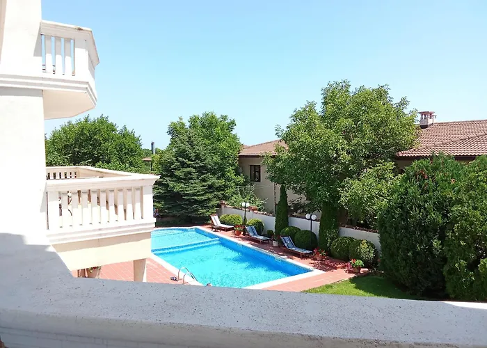 Alekta Hotel - Free Parking