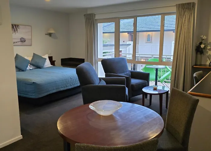 Cedar Grove Motor Lodge