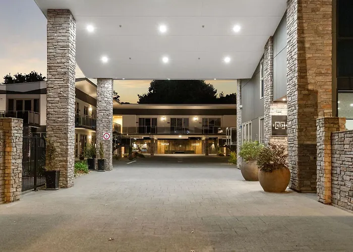 Stay 280 & Stay 284 Rotorua - Refurbished Modern Accommodation