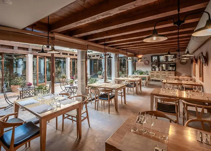 Hotel Ayllon