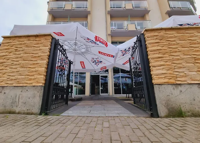 Hotel White
