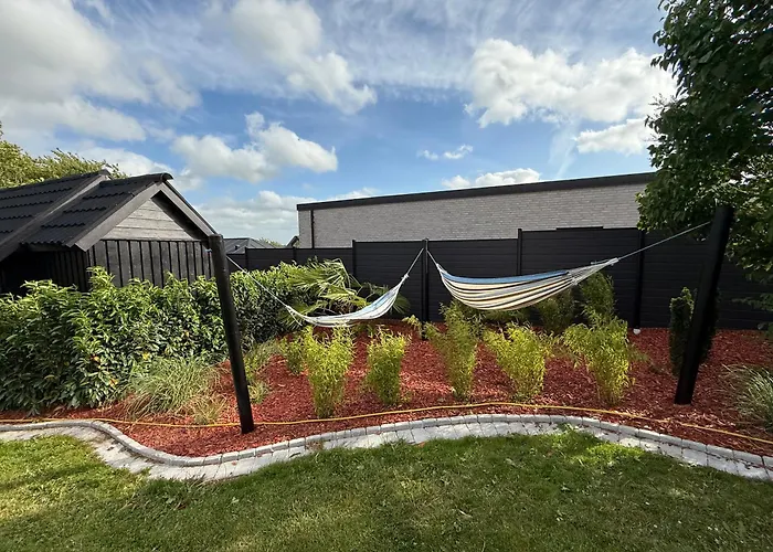 Happy Mermaid Garden Cabin