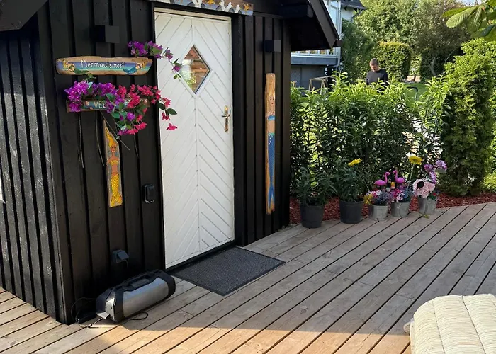 Happy Mermaid Garden Cabin