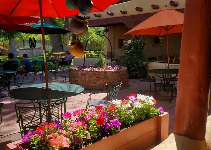 El Pueblo Lodge