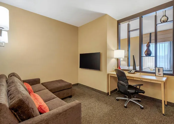Cambria Hotel Akron - Canton Airport
