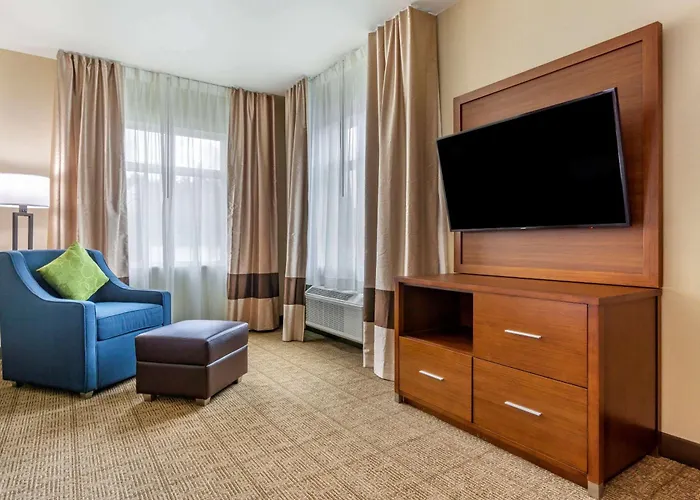 Comfort Inn & Suites Lakewood By Jblm