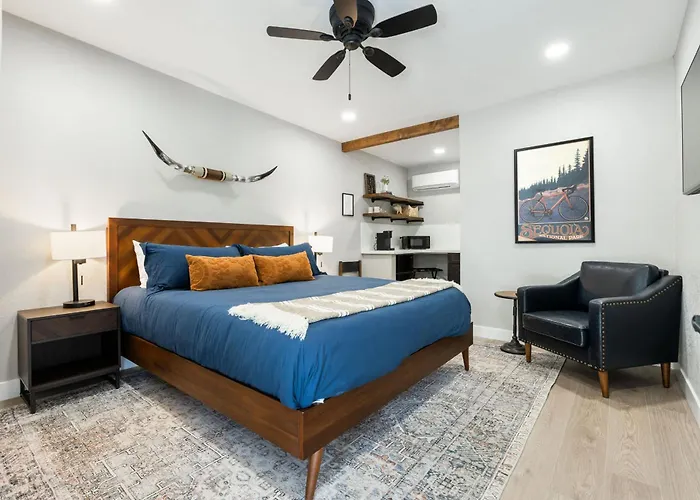 The Moro | Sequoia Motel Rm3