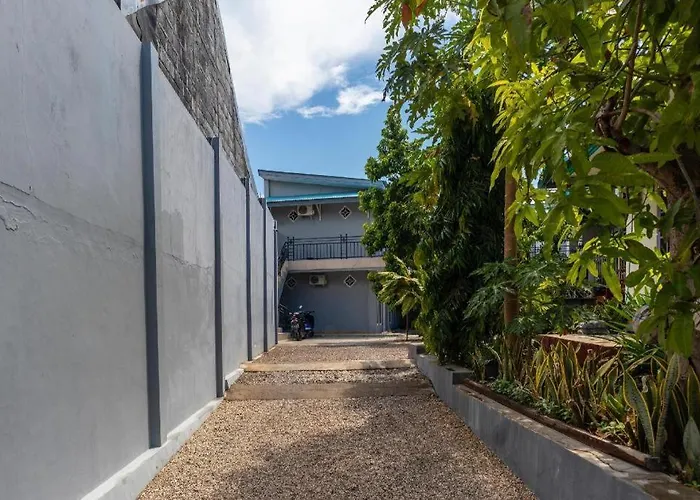 Spot On 2063 Bethania Residence