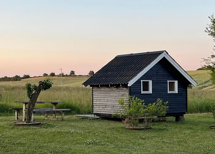 Hyggelig Hytte I Landlig Idyl