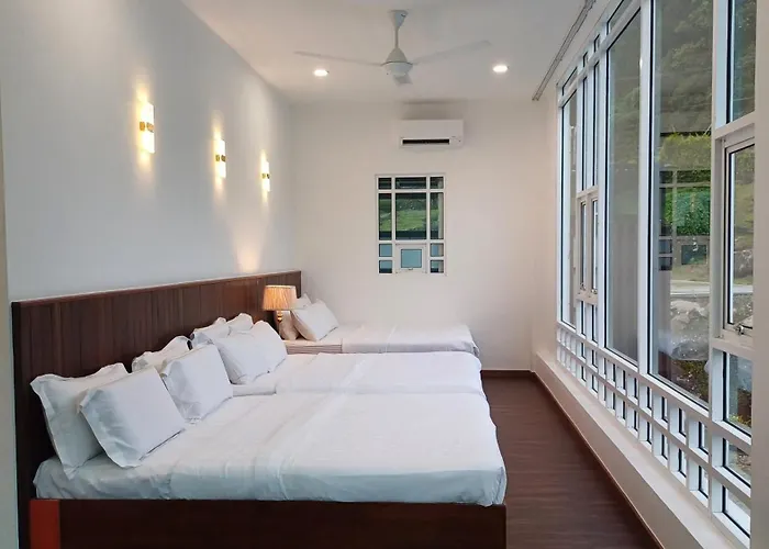 Sling & Stone Mountain Suites - Heritage House