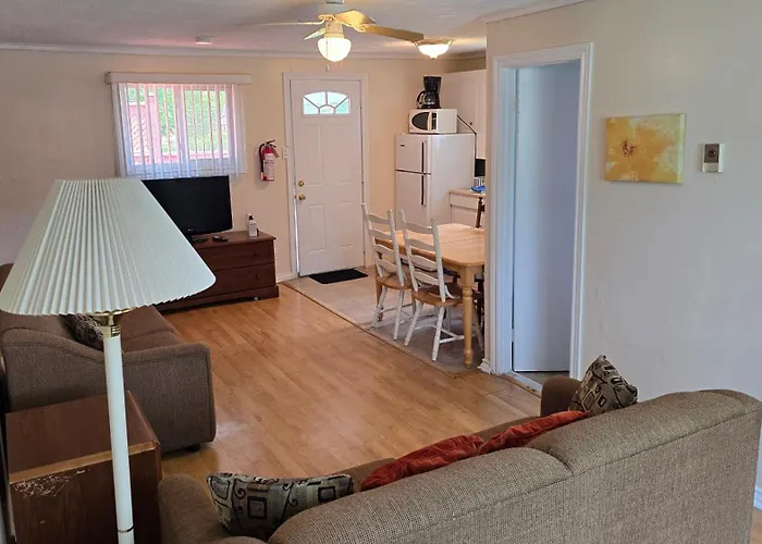 Wasaga Beach Inn And Cottages