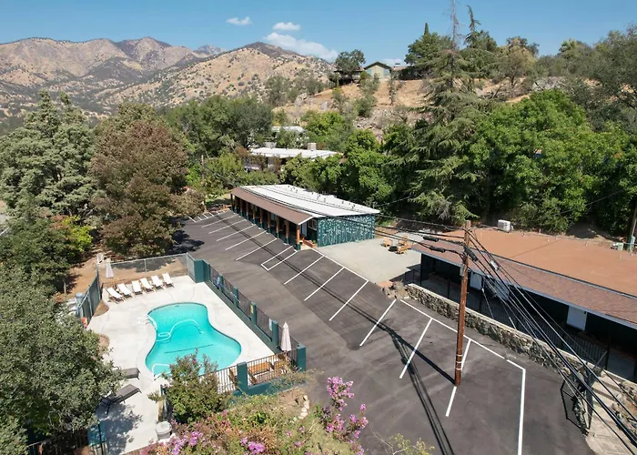 The Moro | Sequoia Motel Rm3