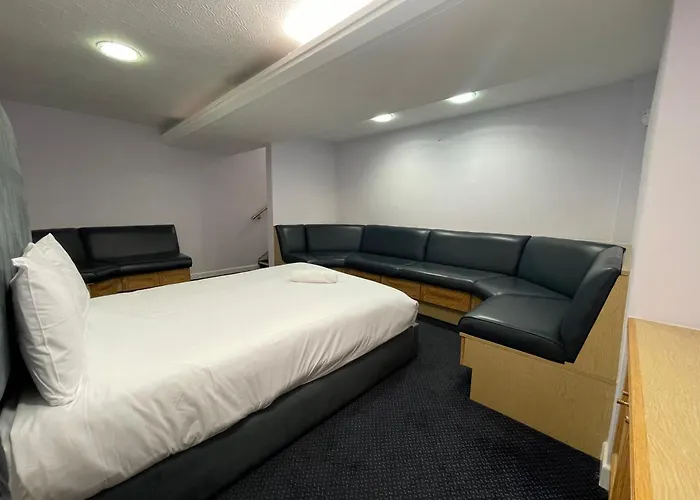 Tch Lodge - Bolton