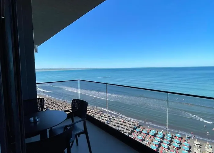 Hotel LEON - Beach Front