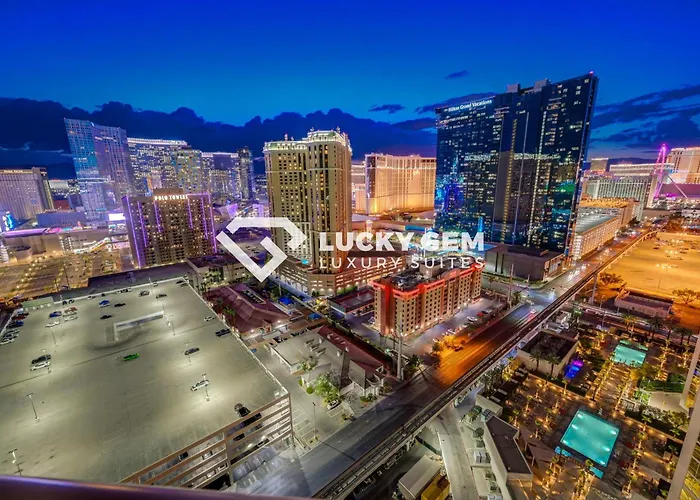 Lucky Gem Penthouse & Luxury Suites At Mgm Signature Resort, Balcony Strip View 2605
