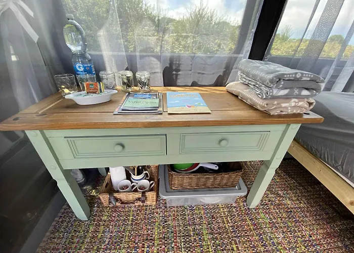 Quiet Peaceful Relaxing Off Grid Campervan Seaview And Ponies
