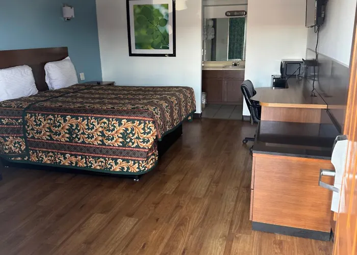 Spanish Trails Inn