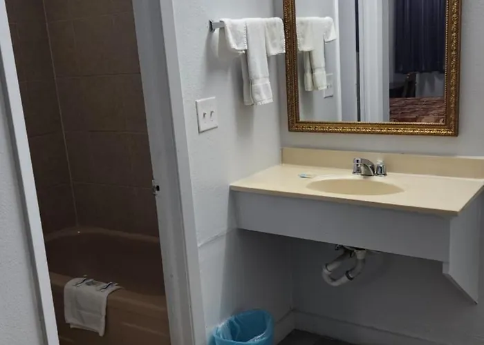 Economy Inn
