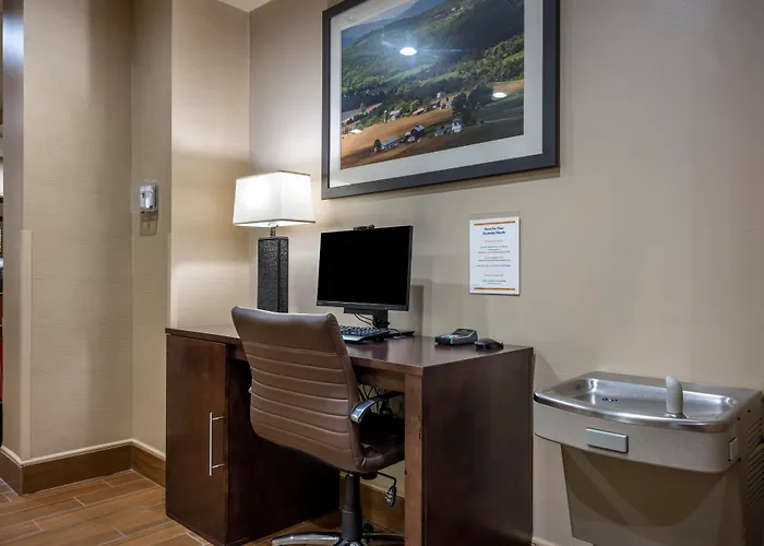 Comfort Suites State College Near Penn State - Steps Away From Psu!