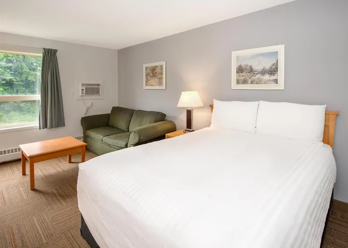 Coast Hinton Hotel