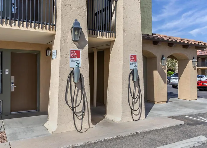 Best Western Plus A Wayfarer's Inn&Suites