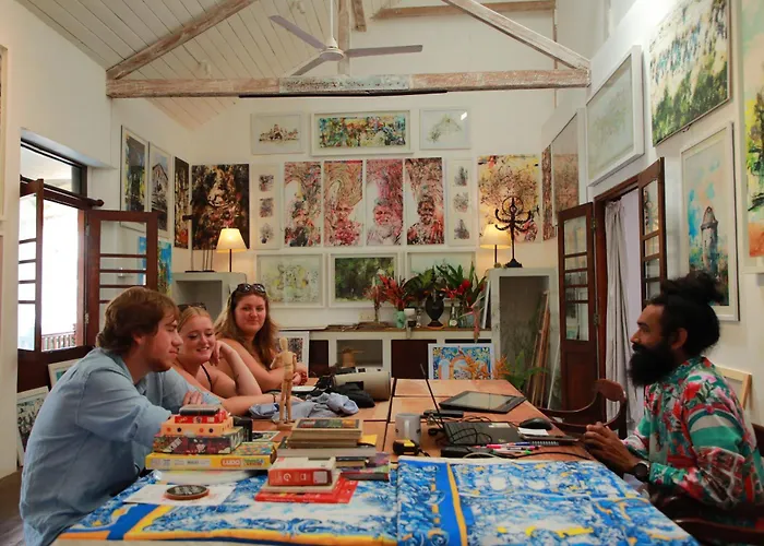 Artnest Gallery Stay , Pedlars St , Galle Fort