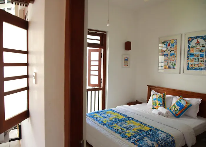 Artnest Gallery Stay , Pedlars St , Galle Fort