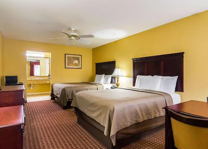 Bryant Inn And Suites