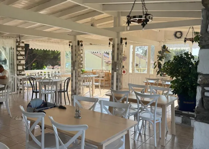 Diaporos Hotel