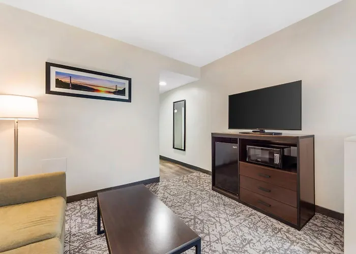 Quality Inn & Suites Nj State Capital Area