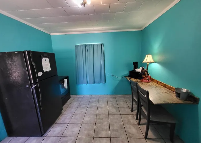 Hill Country Lodge And Mini Storages