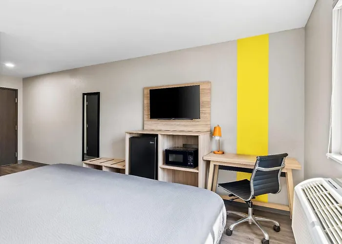 Super 8 By Wyndham Lewiston Auburn Area