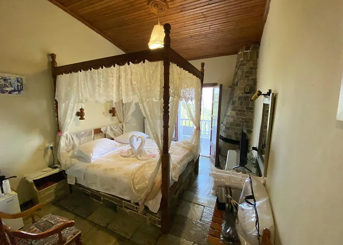 Diogenis Hotel