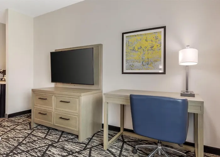 Best Western Plus Mid County