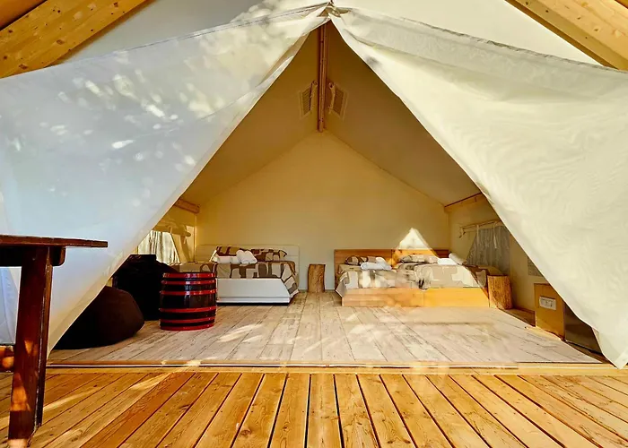 Forrest Garden - Where Nature Meets Comfort
