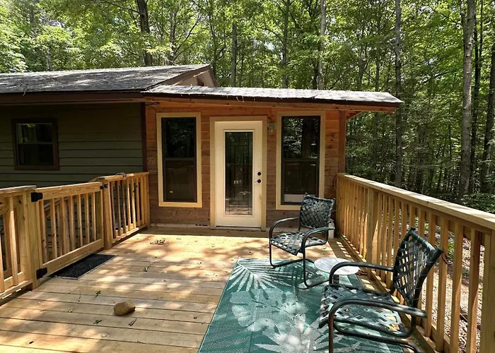 Peaceful, Cozy Cabin In The Woods
