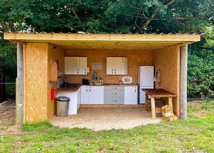 Hogchester Meadow Pods