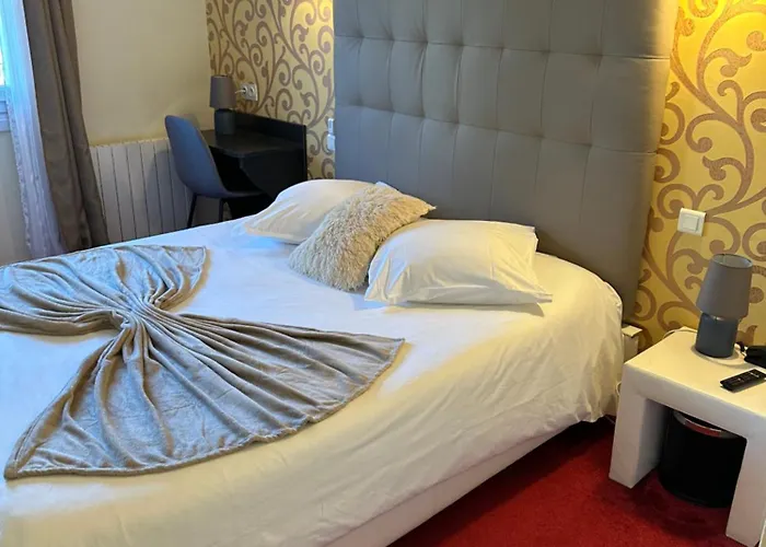 Square Hotel