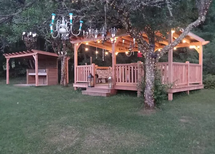 Dordogne Glamping & Camping