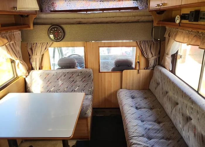 Nostalginen Asuntoauto Majoitus