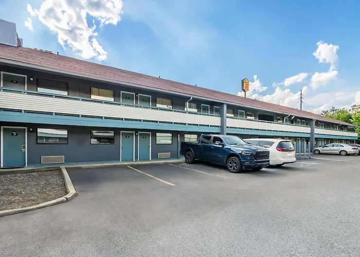 Super 8 By Wyndham Cincinnati-Springdale Oh