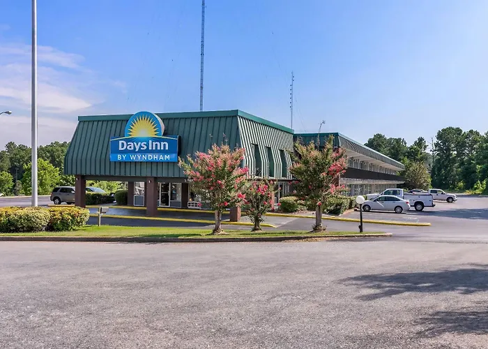 Days Inn By Wyndham Seneca-Clemson