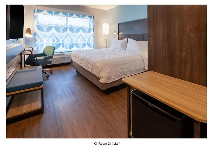 Tru By Hilton Commerce