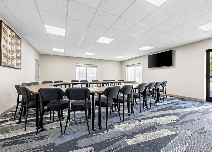 Comfort Inn & Suites River City Decatur